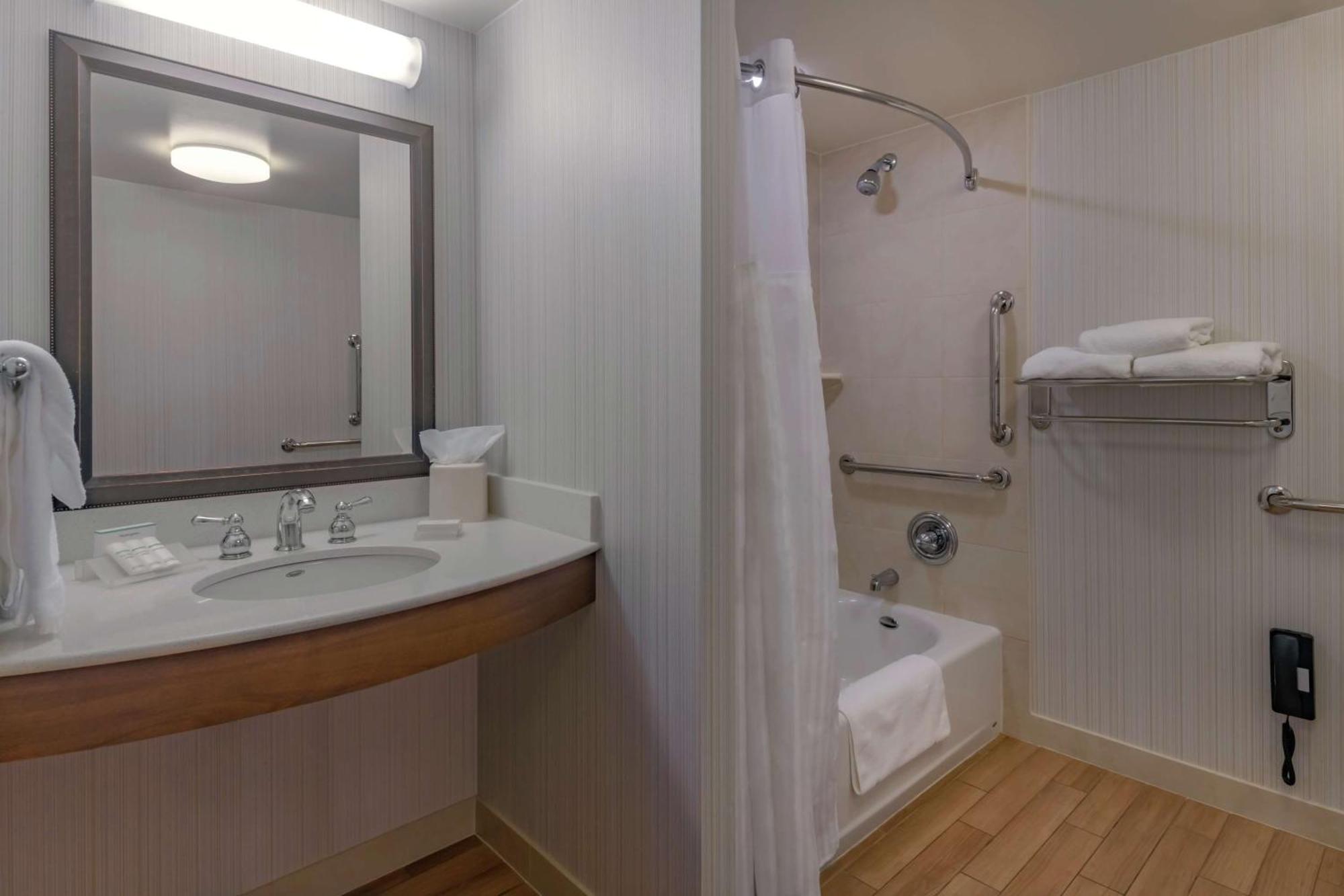 Hilton Garden Inn Devens Common Dış mekan fotoğraf